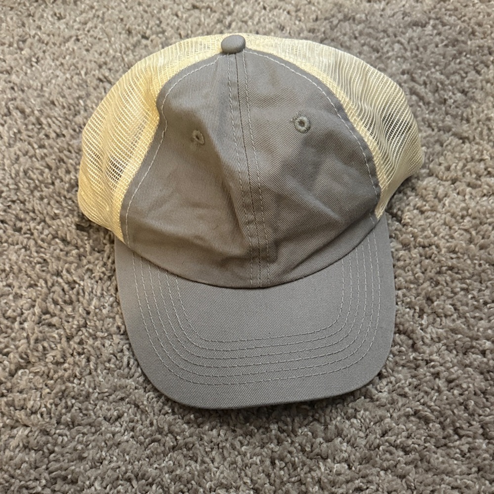 Gray and Cream Mesh Baseball Cap - ponyflo